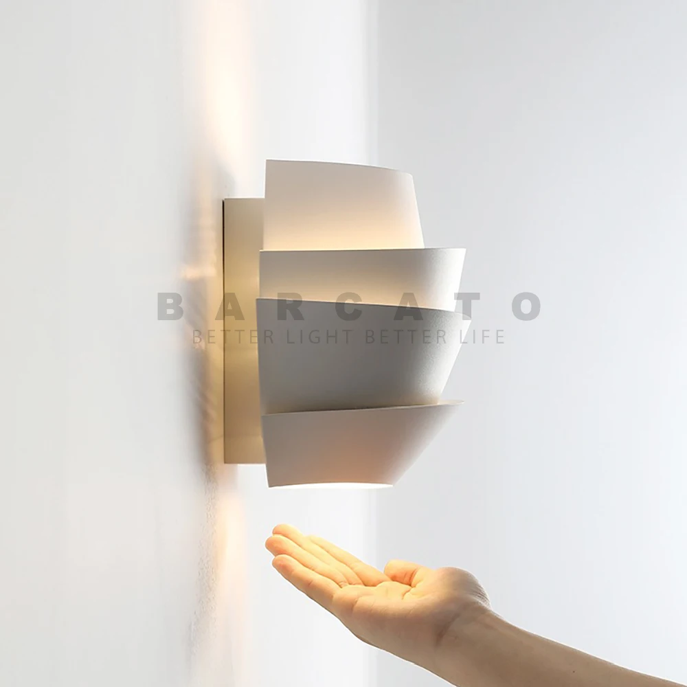 2022 Új Fali Lámpa Fehér Kreatív Fény Modern, 4 Réteg Vas Fém Koreai Fali Dekor Hálószoba Ágy Melletti Folyosó, Nappali, Gyertyatartó - 0